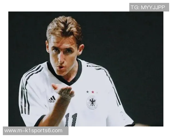 9号足球明星的传奇之路与背后故事揭秘